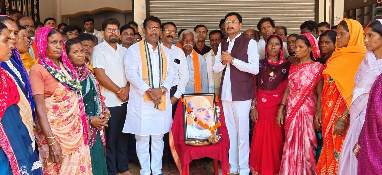 डॉ. श्यामा प्रसाद मुखर्जी को श्रद्धांजलि