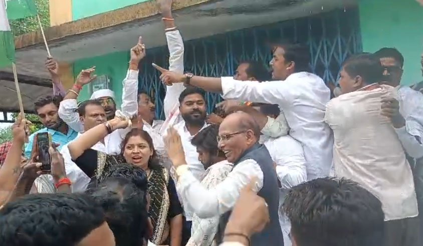 कांग्रेस का प्रदर्शन