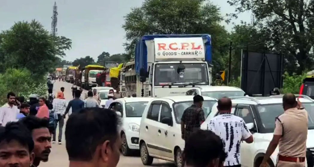 टैंकर ने तीन बच्चों को रौंदा