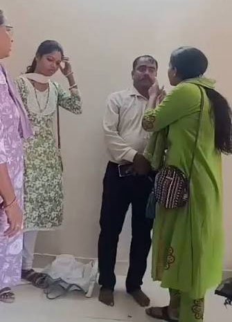 छात्रा को अश्लील मैसेज भेजने का आरोप