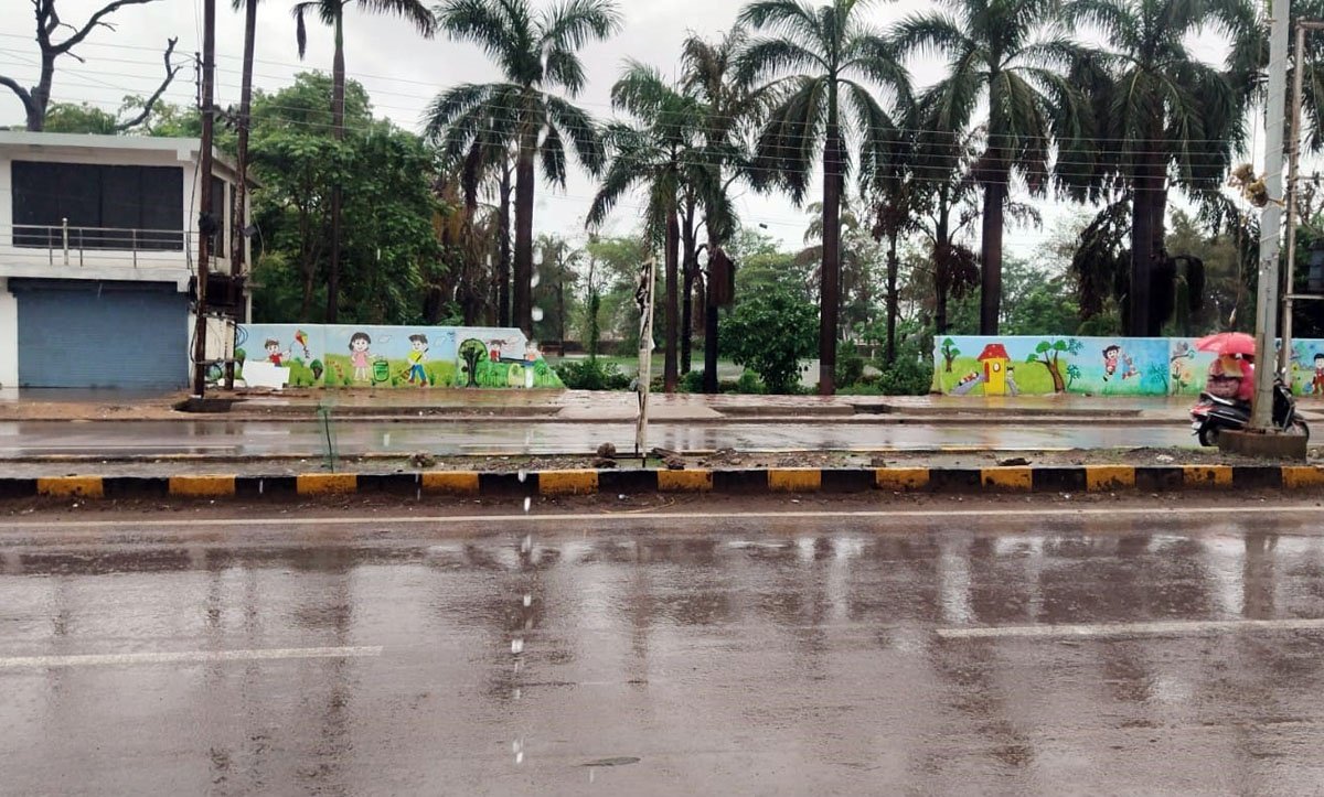 Rain: बारिश में डूबा नवापारा