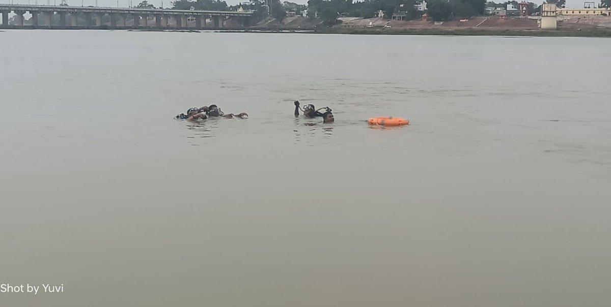 महानदी में डूबा युवक