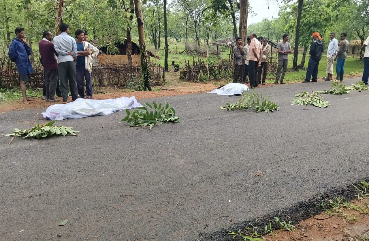 मगरलोड में दो बाइकों की भीषण टक्कर