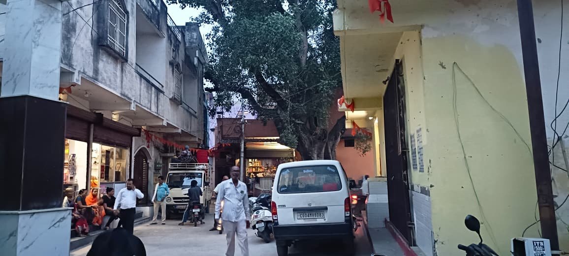 टीन शेड गायब
