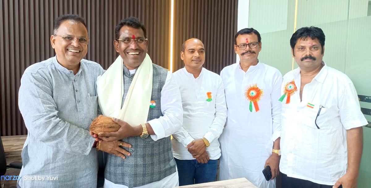 विकास मोटर्स में मना स्वतंत्रता दिवस