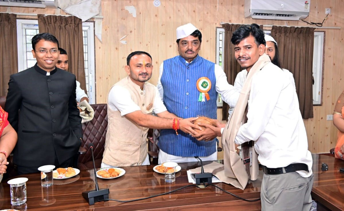 गजेंद्र कुमार भट्ट सम्मानित