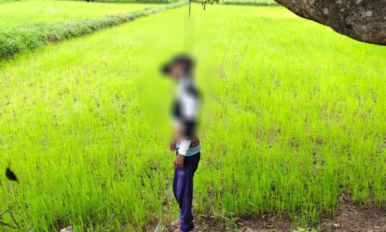 युवक का शव