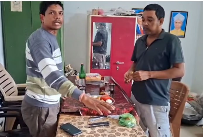 स्कूल के ऑफिस में शराब Liquor पार्टी