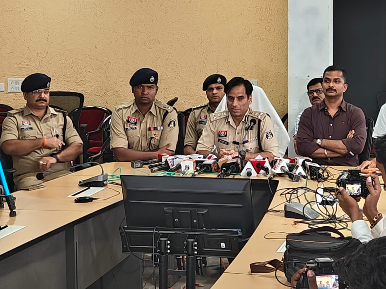 Raipur Rep & Murder