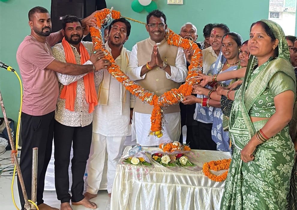 ग्राम सदन की सौगात