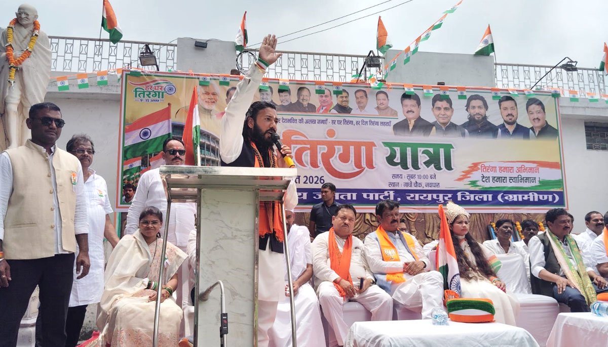 नवापारा में निकली तिरंगा यात्रा