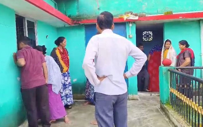 पति-पत्नी के शव