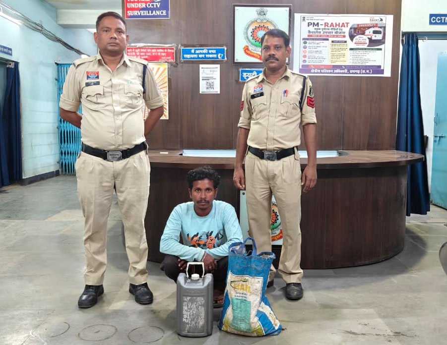 महुआ शराब जब्त