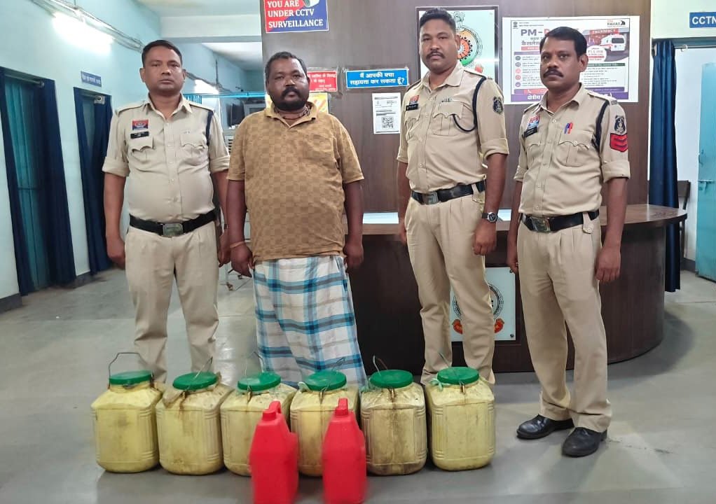 महुआ शराब जब्त