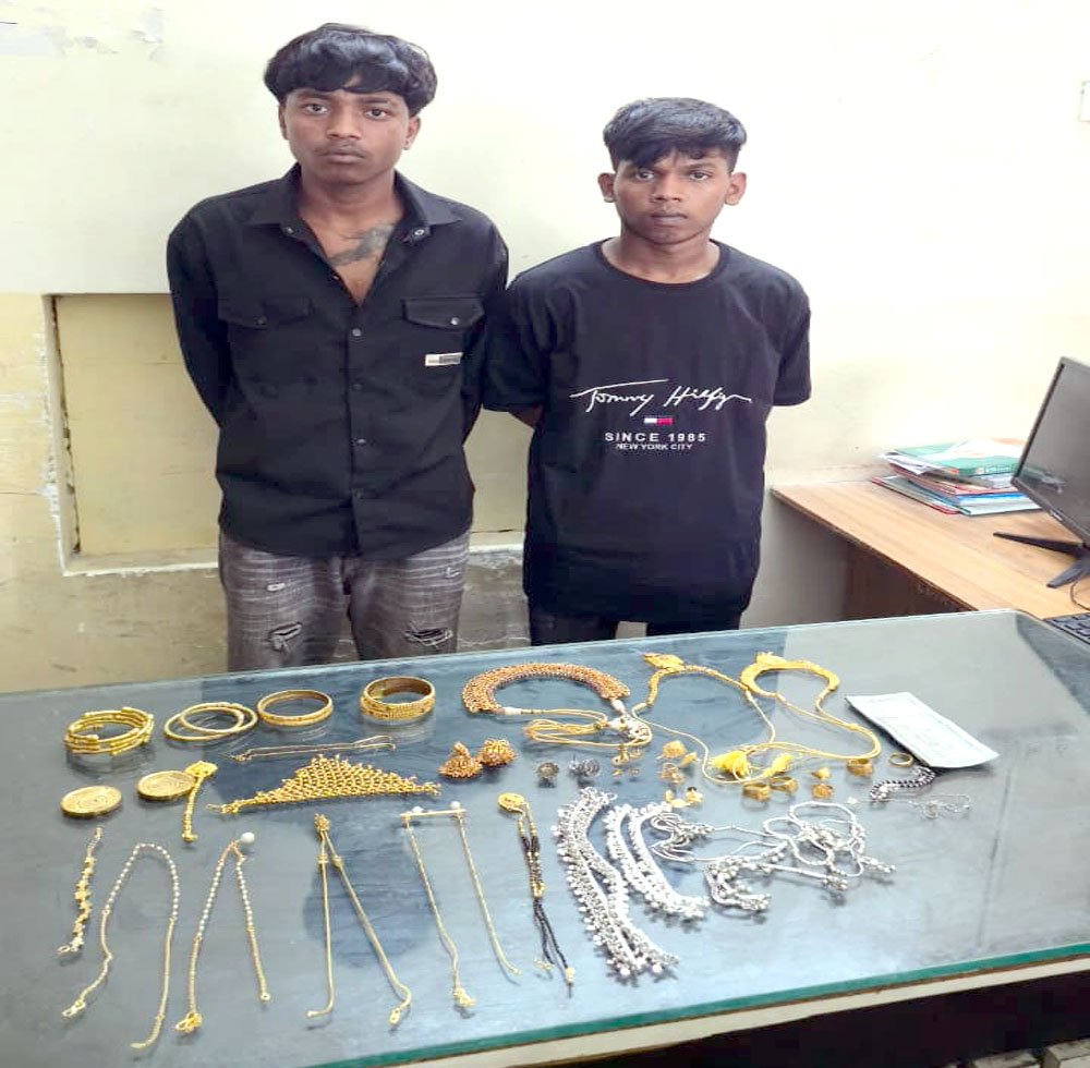 सूने मकान में चोरों का धावा