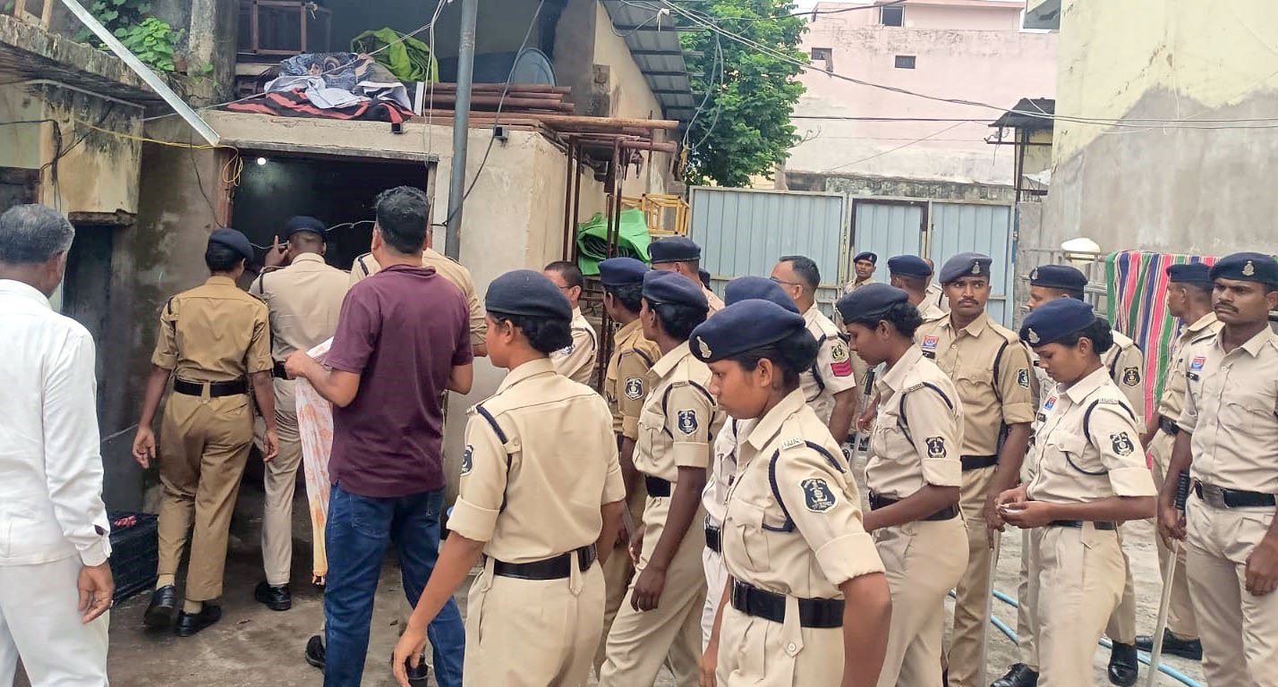 लल्ला सोनवानी के घर पुलिस की रेड