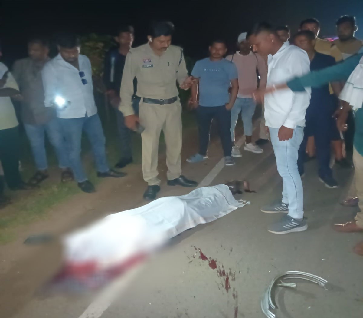 राजिम-अभनपुर मार्ग में भीषण सड़क हादसा