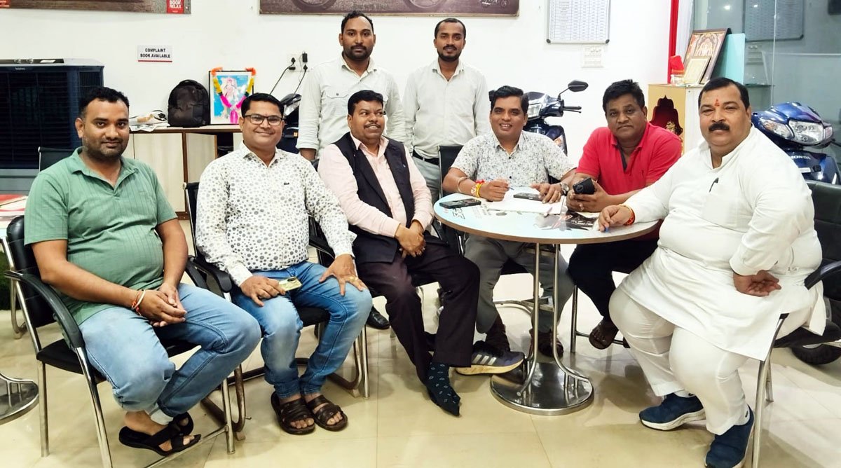 शिक्षक दिवस पर शिक्षकों का सम्मान