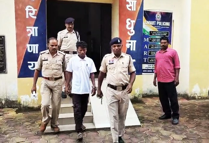 महिला की कुल्हाड़ी मारकर हत्या