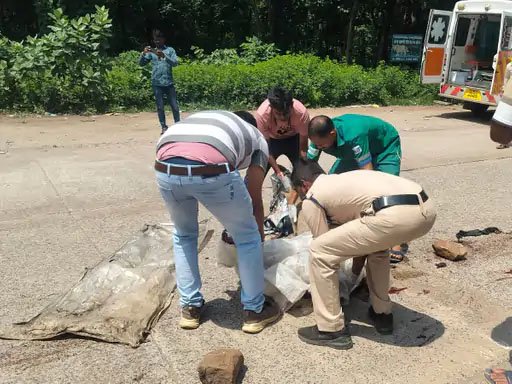 यात्री बस ने बाइक सवार को कुचला