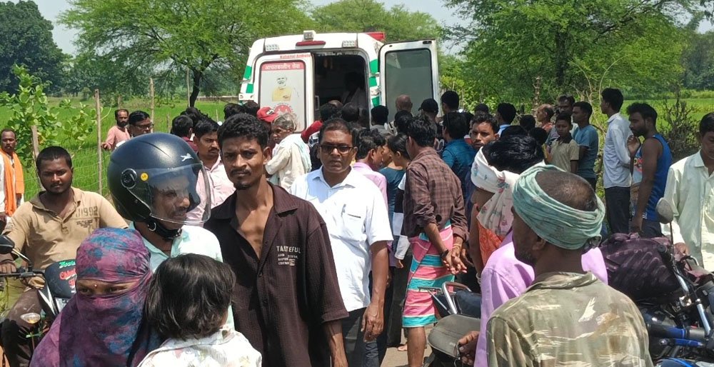 तीन मोटरसाइकिलों की जोरदार भिड़ंत