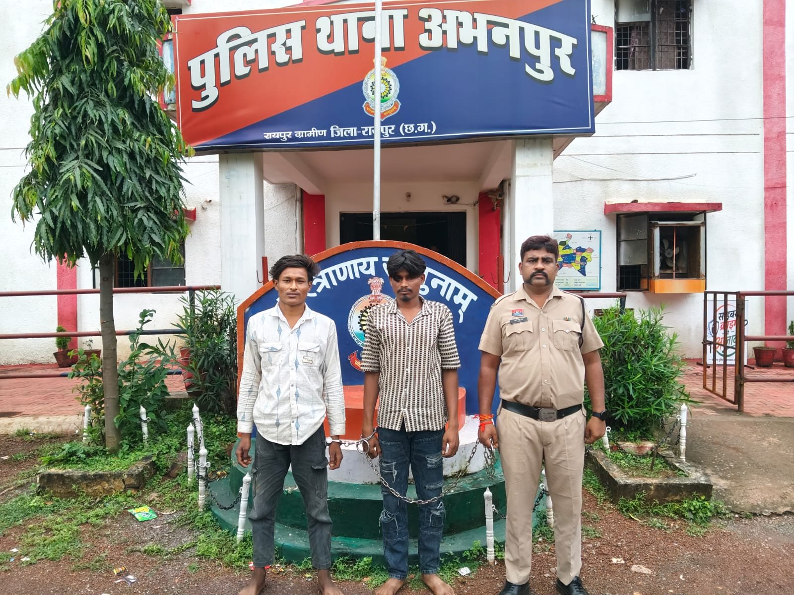 अभनपुर युवकों की दादागिरी