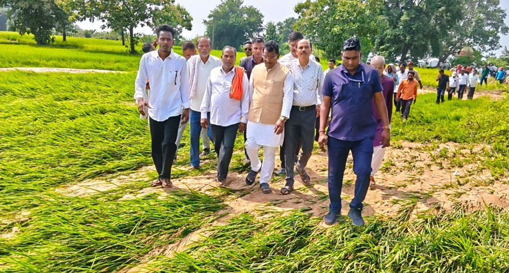 विधायक रोहित साहू ने देखा बाढ़ का नुकसान